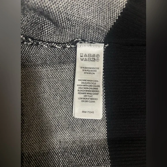 Rachel Zoe Women's Check Print Long Sleeve Crew Neck Sweatshirt
Black Size S - Picture 7 of 11